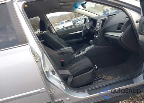 2013 Subaru Outback 2.5I Premium z USA, uszkodzony, nr VIN 4S4BRCCC7D3267299